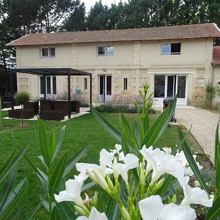 Villa Entiere Du Chateau Lacroix De Civrac 3 Ch, 3 Sdb, Piscine Xxl,Sauna, 4 Etoiles,7 Pers エクステリア 写真