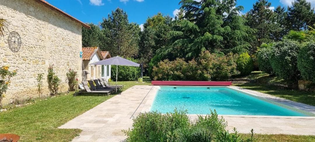 Villa Entiere Du Chateau Lacroix De Civrac 3 Ch, 3 Sdb, Piscine Xxl,Sauna, 4 Etoiles,7 Pers エクステリア 写真